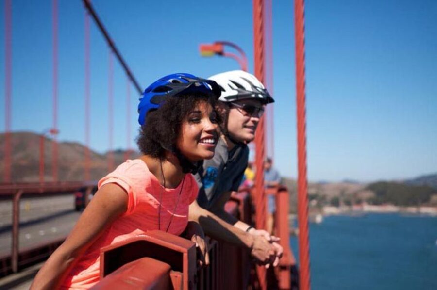 San Francisco: Golden Gate Bridge to Sausalito Bike Tour - Crossing the Golden Gate Bridge by bicycle