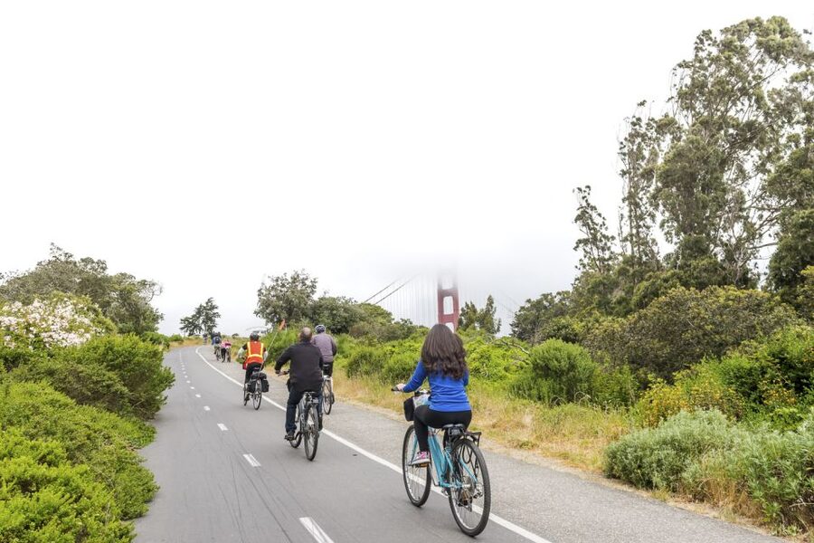 San Francisco: Golden Gate Bridge to Sausalito Cycling Tour - A short break at Warming Hut