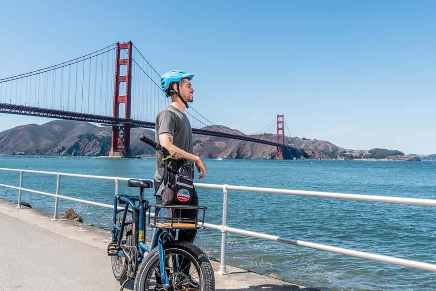 San Francisco: Self-Guided Bike Rental - From Aquatic Park to Fort Mason