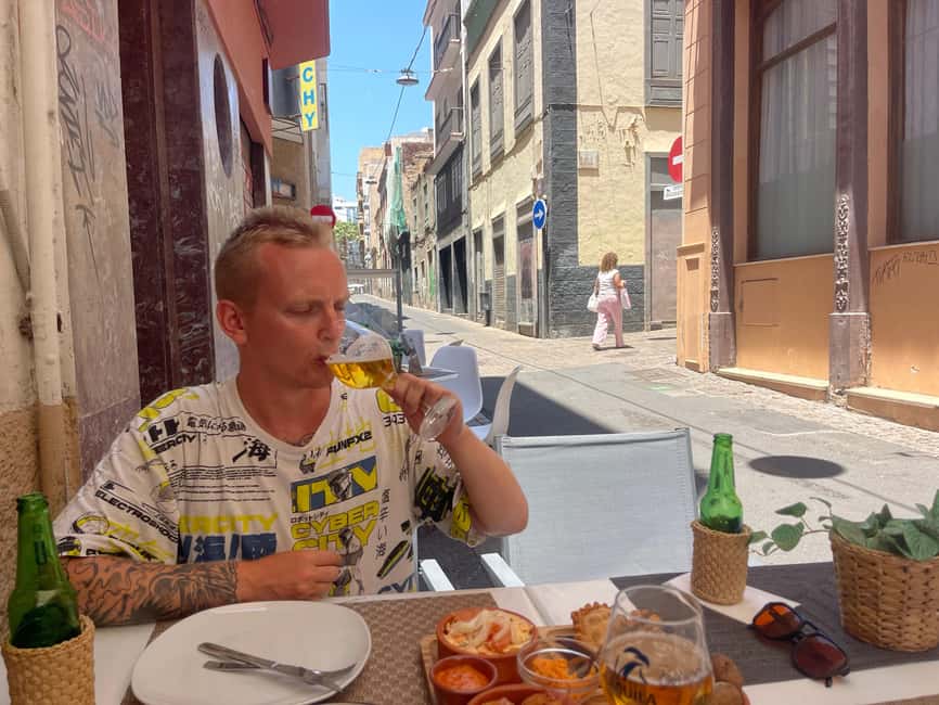 Santa Cruz guided bike tour 1,5 hour + Tapas - Plaza de la Candelaria and the central squares