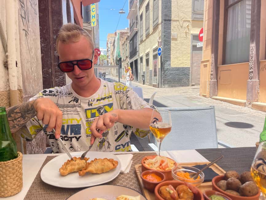 Santa Cruz guided bike tour 1,5 hour + Tapas - The tapas finish at a local eatery