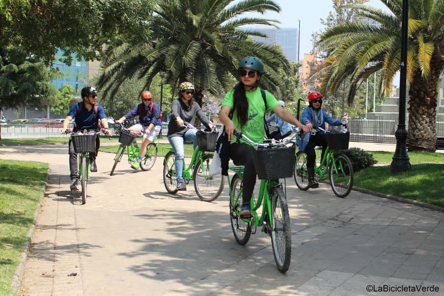 Santiago: Markets Bike Tour - Parque Forestal gives the ride room to breathe