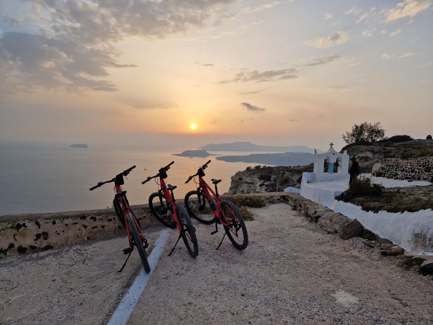 Santorini: E-Bike Sunset Tour Experience - Watching the sun sink from the saddle
