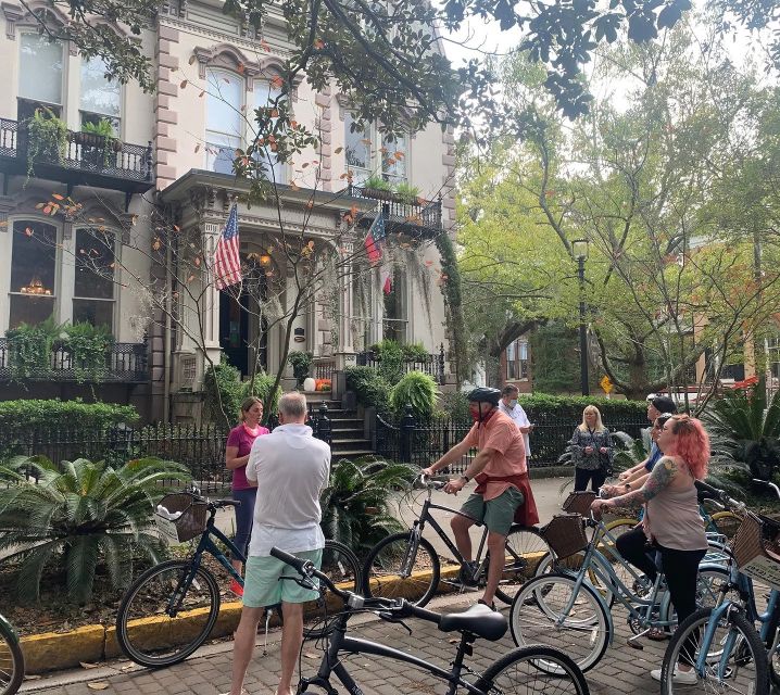 Savannah: Historic District Guided Bike Tour - Jones Street and the residential side of Savannah
