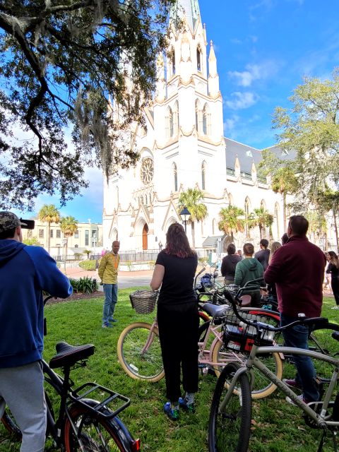 Savannah: Historical Bike Tour with Tour Guide - Starting at 502 East Broughton Street