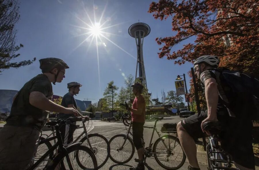 Seattle: 3 Hour Emerald City Standard Bike Tour - Queen Anne and Seattle Center’s famous landmarks