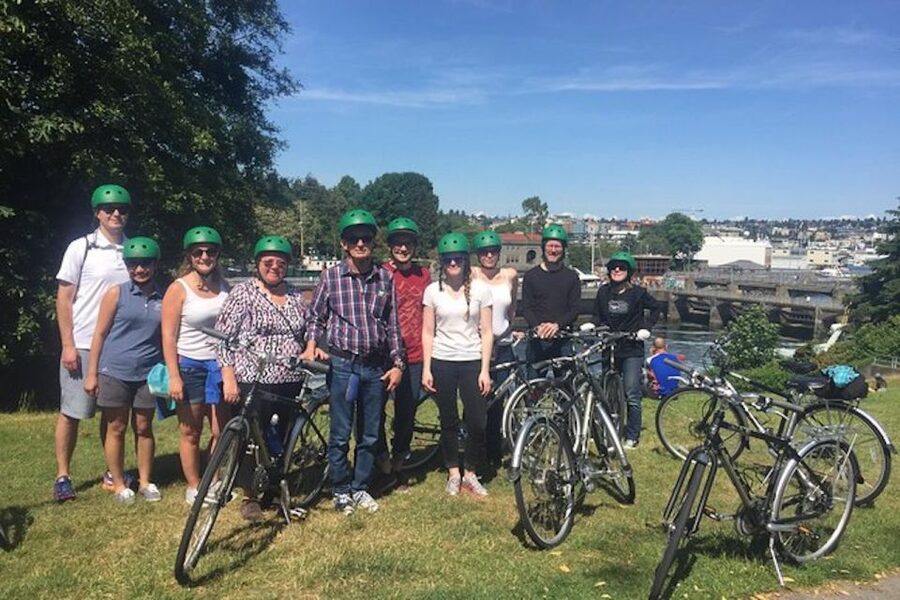 Seattle: 3 Hour Emerald City Standard Bike Tour - The ride back and Pike Place Market option