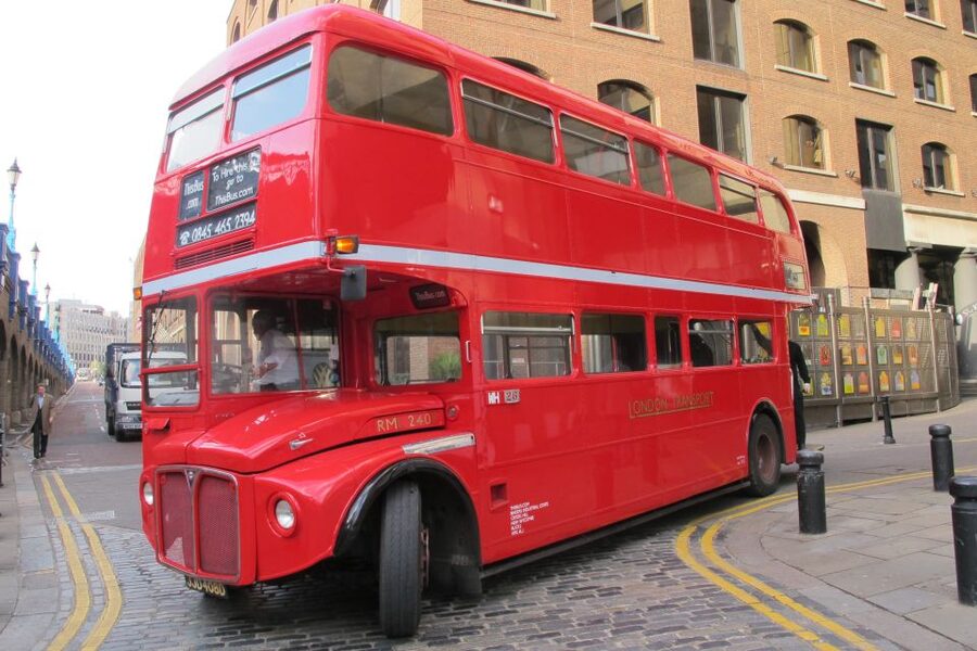 Secret London Tour by Bike - Brick Lane, film locations, and local flavor