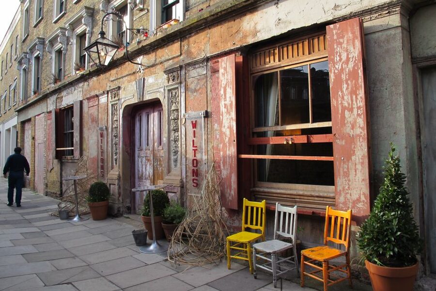 Secret London Tour by Bike - The City’s grand buildings and modern skyline