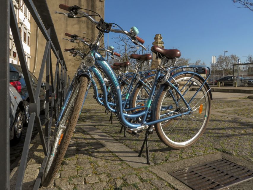 Self-Guided Bike to Surf"N"Food Pack - A Porto day built around movement