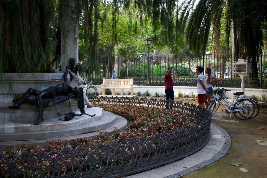 Seville: Guided Sunset Bike Tour - Torre del Oro, Plaza de Toros, and the river again