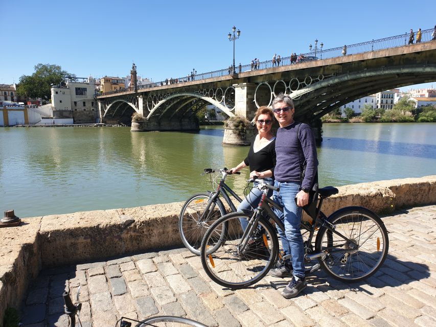 Seville: Highlights Bike Tour with Local Guide - The open spaces of María Luisa Park