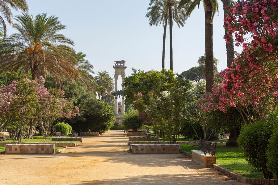 Seville: Relaxing City Bike Tour with a Tour Guide - Why a bike is such a good fit for Seville
