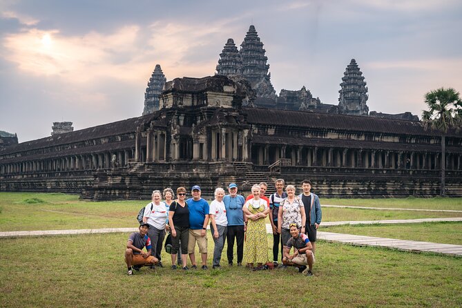 Siem Reap: Angkor Wat Sunrise Bike Tour & Jungle Breakfast - A forest breakfast after the first temple