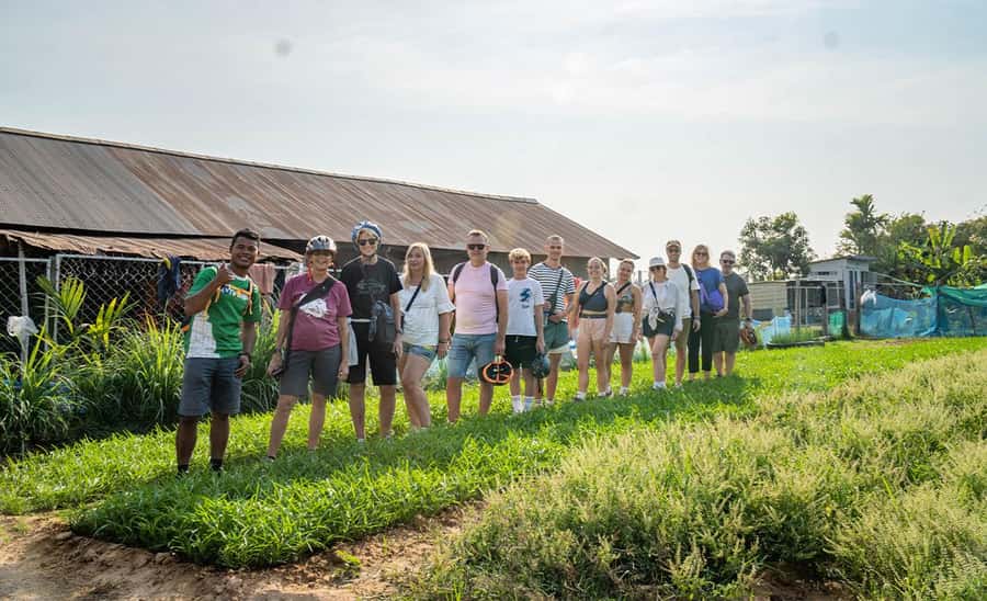 Siem Reap: Guided Countryside Bike Tour - Temples, lotus farms, and a slower view of Cambodia