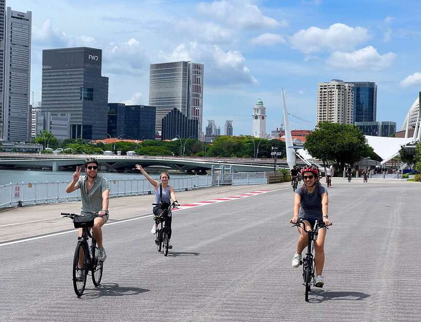 Singapore: Historical Half-Day Bike Tour - Starting in Crawford Lane and reaching Kampong Glam