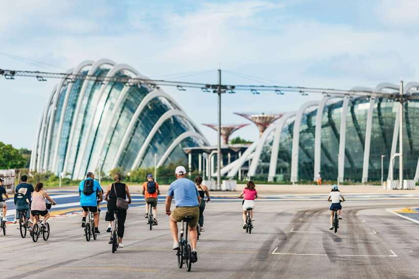 Singapore: Lion City Highlights Bike Tour - The Colonial District and Singapore River