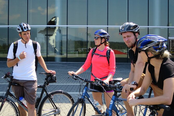 Stanley Park & Downtown - Vancouver Bike Tours - Robson Square and the downtown core