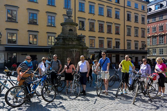 Stockholm at a Glance Bike Tour - The Royal Palace and Swedish Parliament