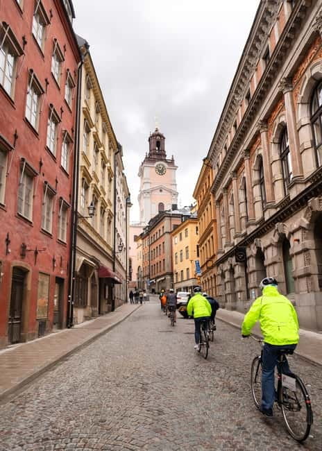 Stockholm: Guided Bike Tour - Bridges, Parliament, and the Royal Dramatic Theatre