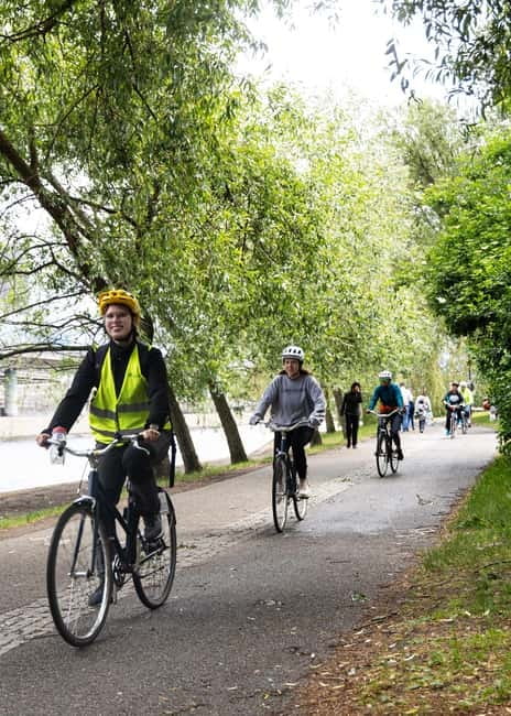 Stockholm: Guided Bike Tour - Djurgården and the Royal National City Park