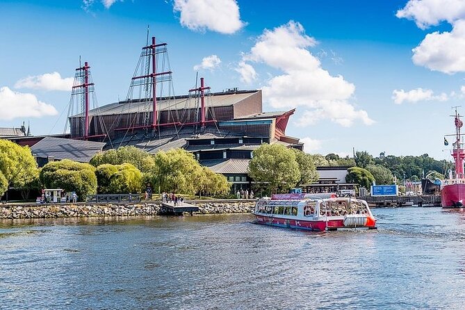Stockholm's Best Bike Tour! - Kärleksudden, Karlaplan, and the ride back