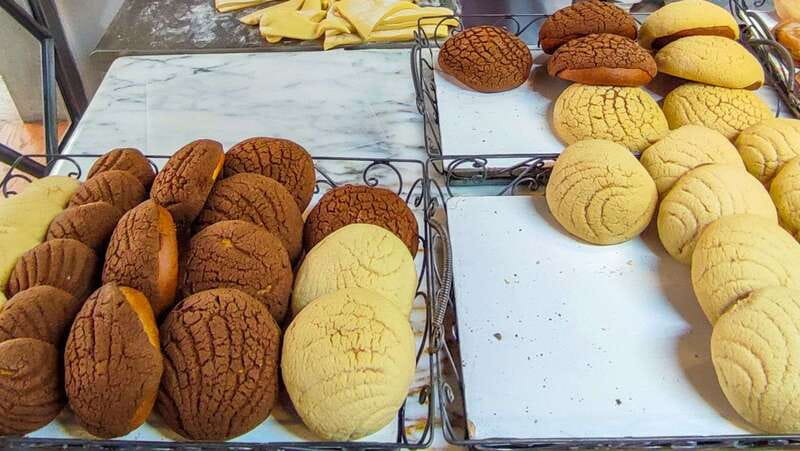馃煝Street Food Bike Tour Mexico City馃煝 - A traditional market where the tasting gets more local