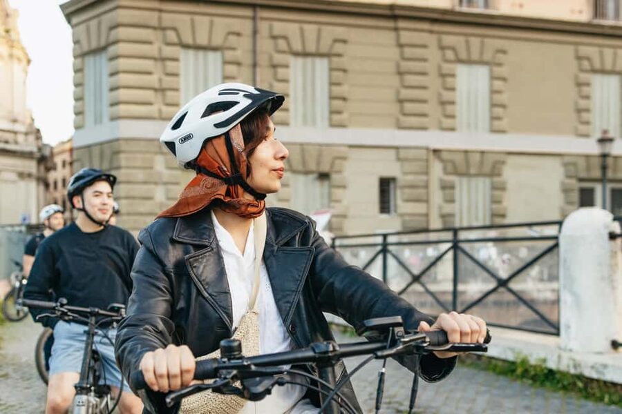 Sunrise in Rome: Small Group E-Bike Tour & Italian breakfast - Spanish Steps and the heart of the historic center