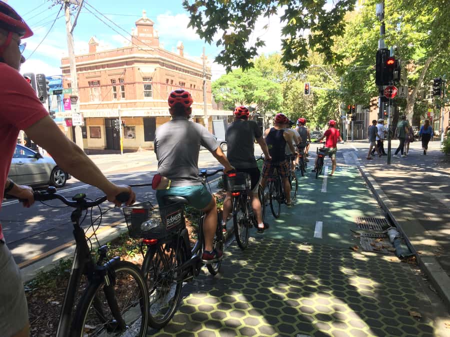 Sydney: Guided Harbour E-Bike Tour - Walsh Bay and the crossing that defines the morning