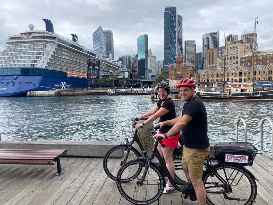 Sydney: Guided Harbour E-Bike Tour - Mrs Macquarie’s Road and the Opera House view
