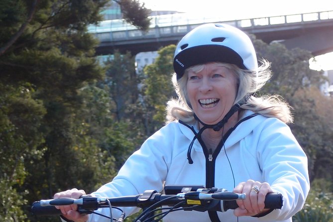 The Classic: our most popular electric bike tour of Auckland's Highlights - What the guides add to the experience