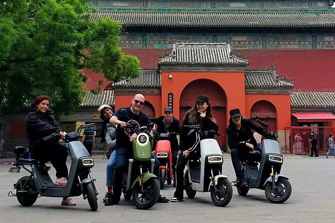 The Hutong Experience by Bike - Street food, drinks, and local flavor
