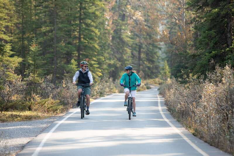The Local Banff Explorer - E-Bike Tour - First stop: Vermilion Lakes and Mt. Rundle