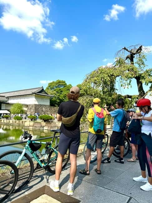 Tokyo: 3-Hour Bike or E-Bike City Highlights Tour - Chidorigafuchi and Akasaka Palace