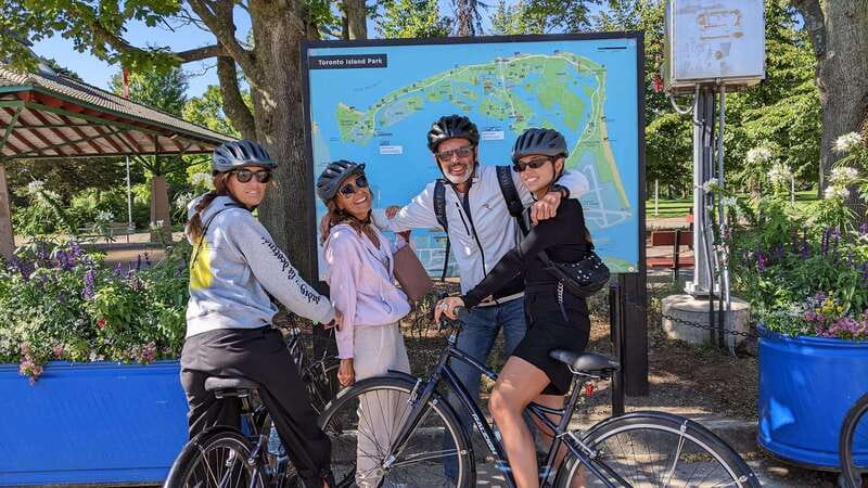 Toronto Islands: Morning or Twilight 3.5-Hour Bike Tour - Why a bike is the right way to see Toronto Islands