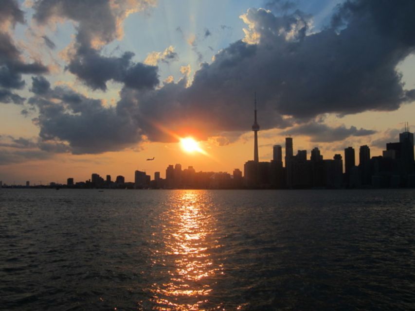 Toronto Islands: Morning or Twilight 3.5-Hour Bike Tour - Quiet roads, beaches, cottages, and island life