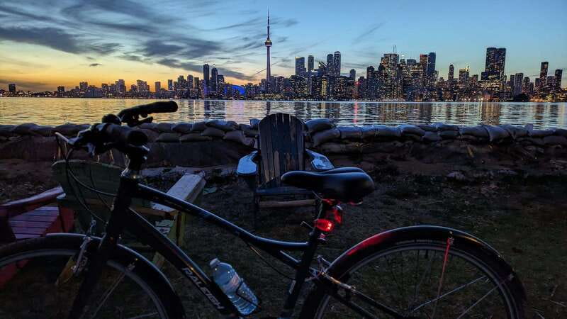 Toronto Islands: Morning or Twilight 3.5-Hour Bike Tour - Gibraltar Point Lighthouse and the island story