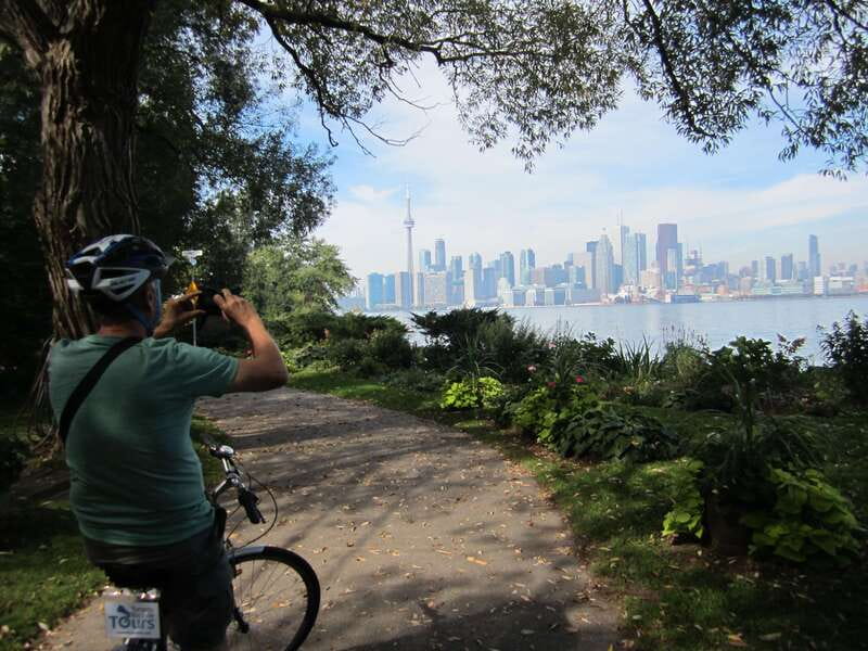 Toronto Islands: Morning or Twilight 3.5-Hour Bike Tour - Finding the meeting point without wasting time