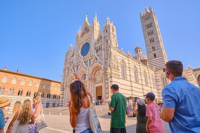Tuscany E-Bike Tour: from Florence to Chianti with lunch and tastings - The guides shape the day