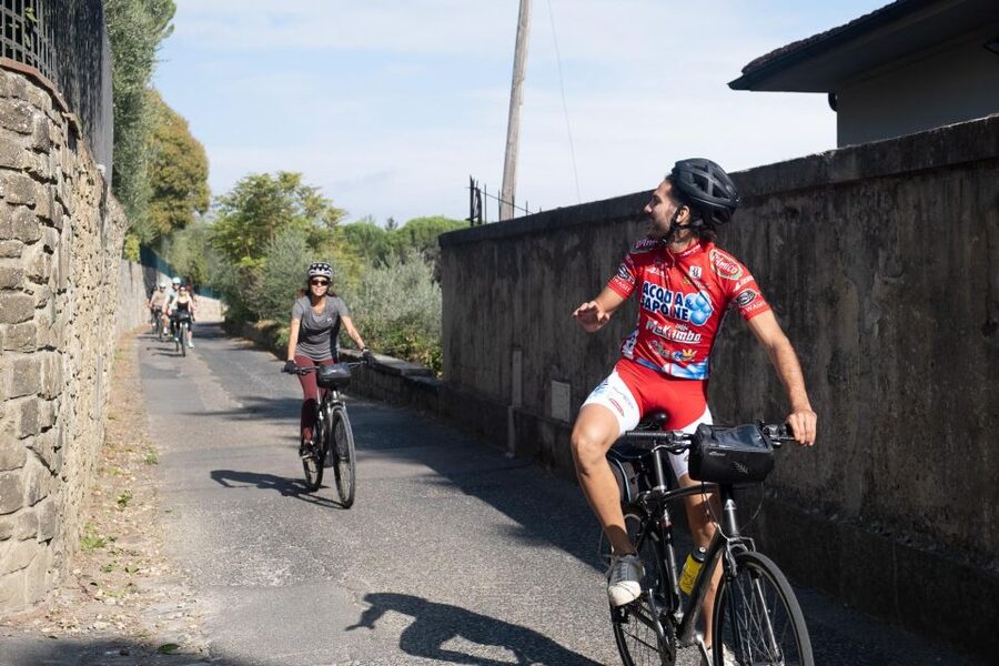 Tuscany Hills Bike Tour with Lunch at farm and Wine Tasting - A real ride into the Chianti hills