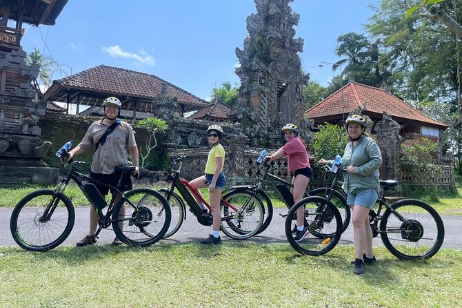Ubud eBikes Tour to Tegallalang Rice Terrace - Lunch above the Tegallalang terraces