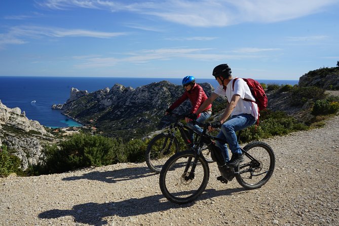Ultimate Calanques Panoramic e-bike Ride – 3h (Small Group) - Guides, group size, and the feel of the outing