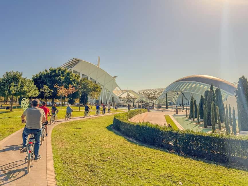 Valencia Bike Tours: City Highlights - Why a bike is a smart way to see Valencia