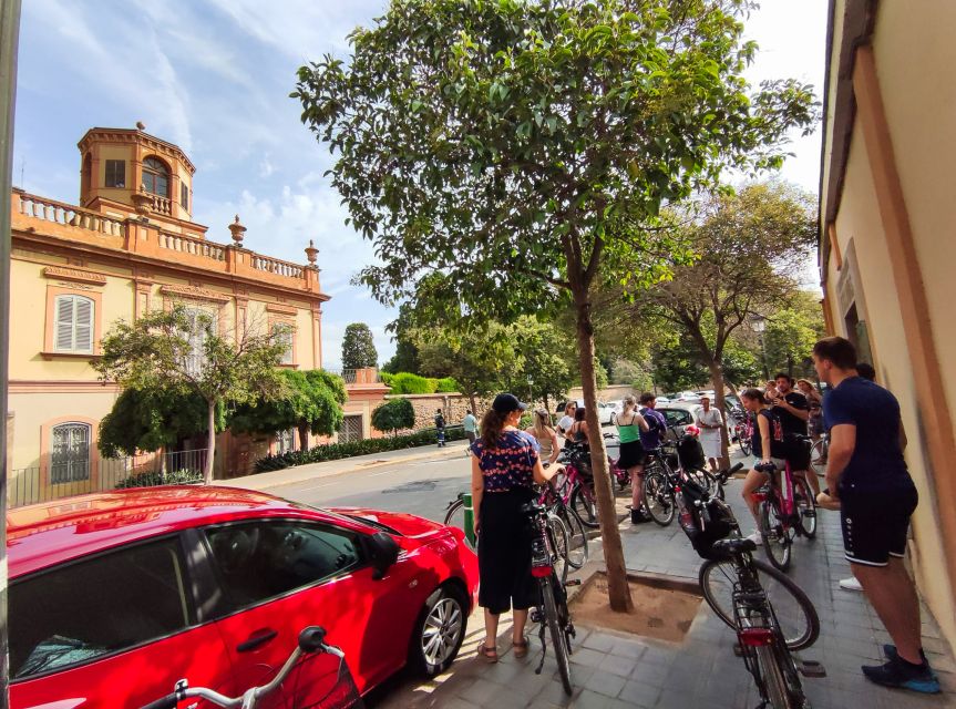 Valencia: City Highlights Guided Bike Tour - What the guiding is really like
