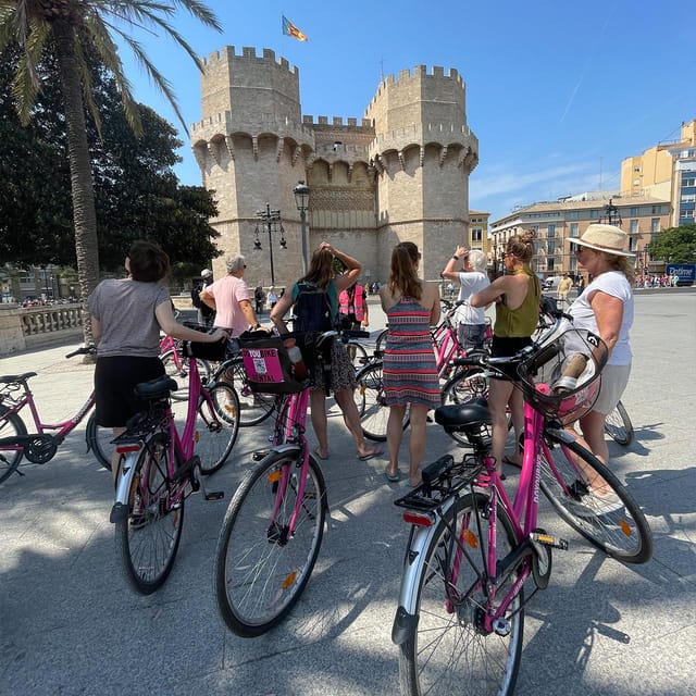 Valencia: City Highlights Guided Bike Tour - The Turia Gardens: the tour’s easiest riding