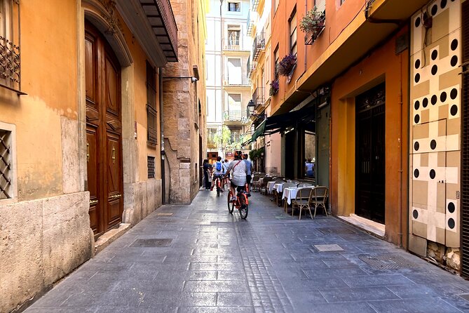 Valencia City Highlights in Guided Bike or E-Bike Tour - Why this route works well for seeing Valencia