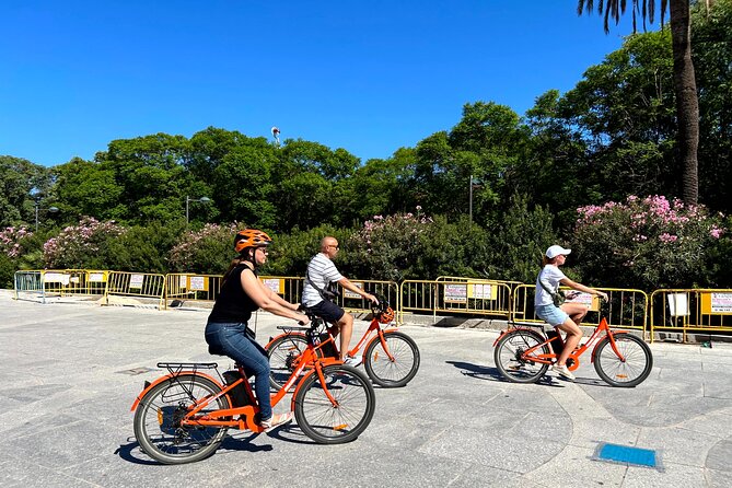 Valencia City Highlights in Guided Bike or E-Bike Tour - The City of Arts and Sciences finale