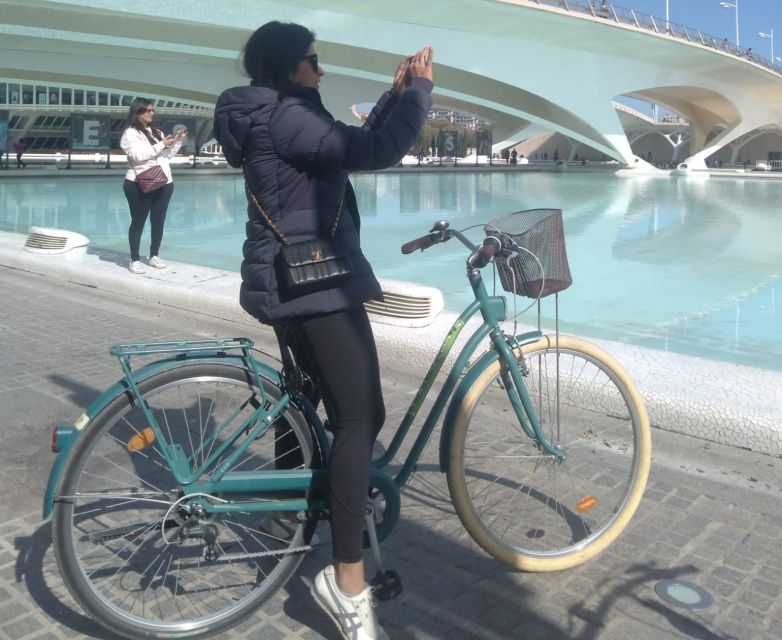 Valencia: Full-Day Bike Rental - The city’s largest green area