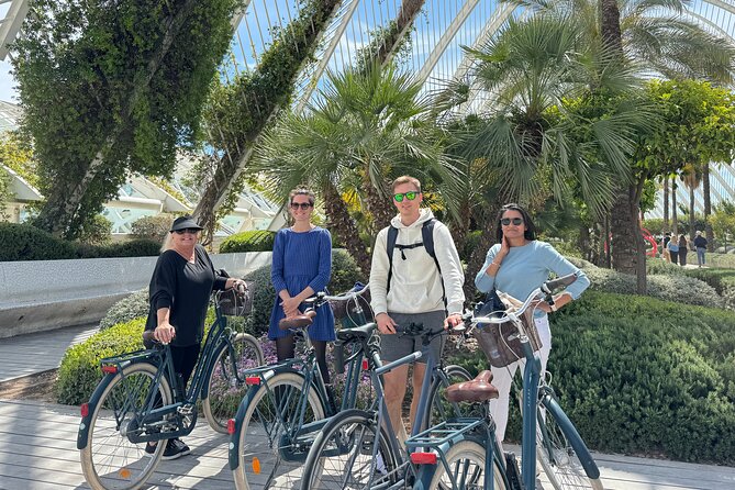 Valencia Guided Bike or E-Bike Tour in Small Group - Starting in the old town at Mercat Central
