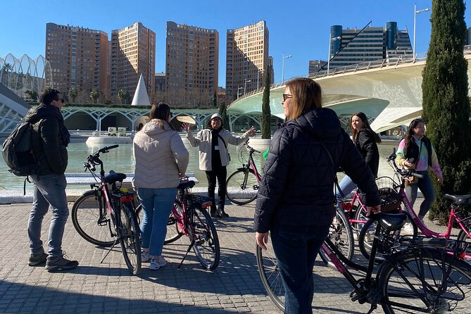 Valencia Highlights Bike Tour - Calatrava’s bridge and the flower-covered crossing